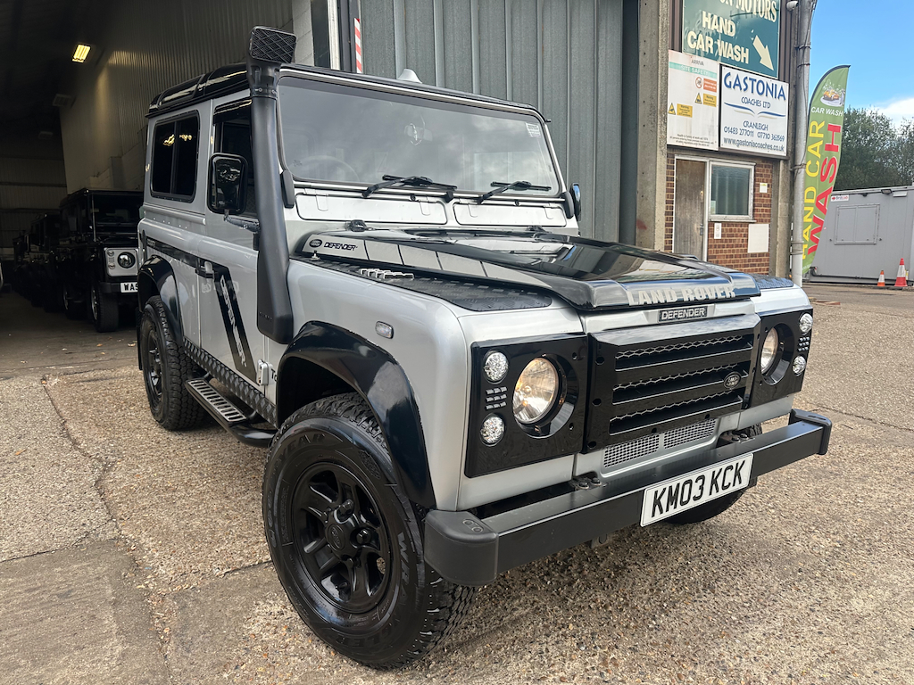 2003 Land Rover Defender 90 ST...