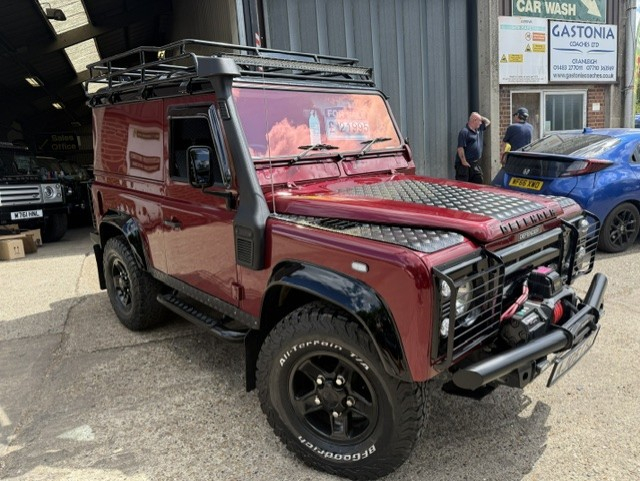 2005 Land Rover Defender 90 TD5...