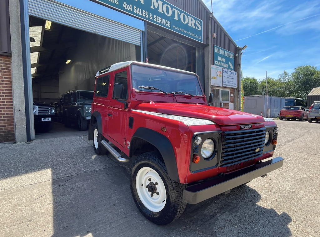 1999 Land Rover Defender 90 COU...