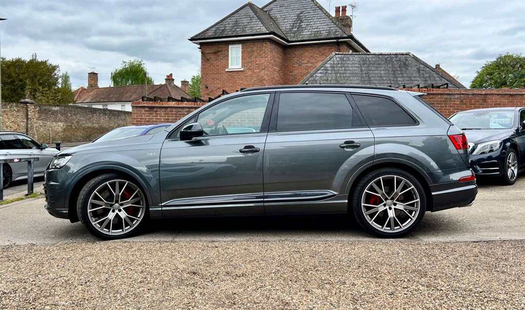 Used Audi Q7 from JCT9