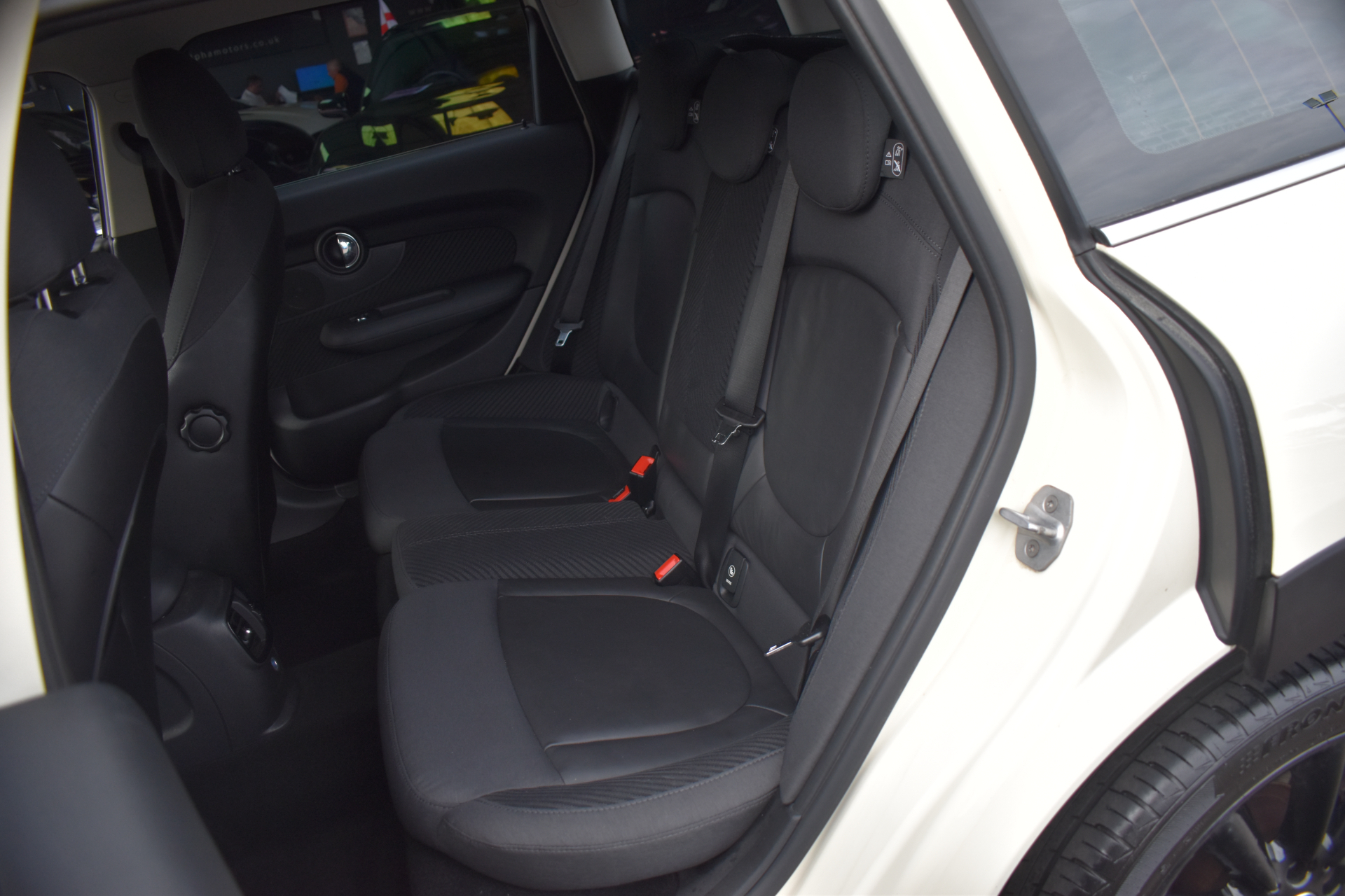 2016 Mini Clubman thumbnail 13