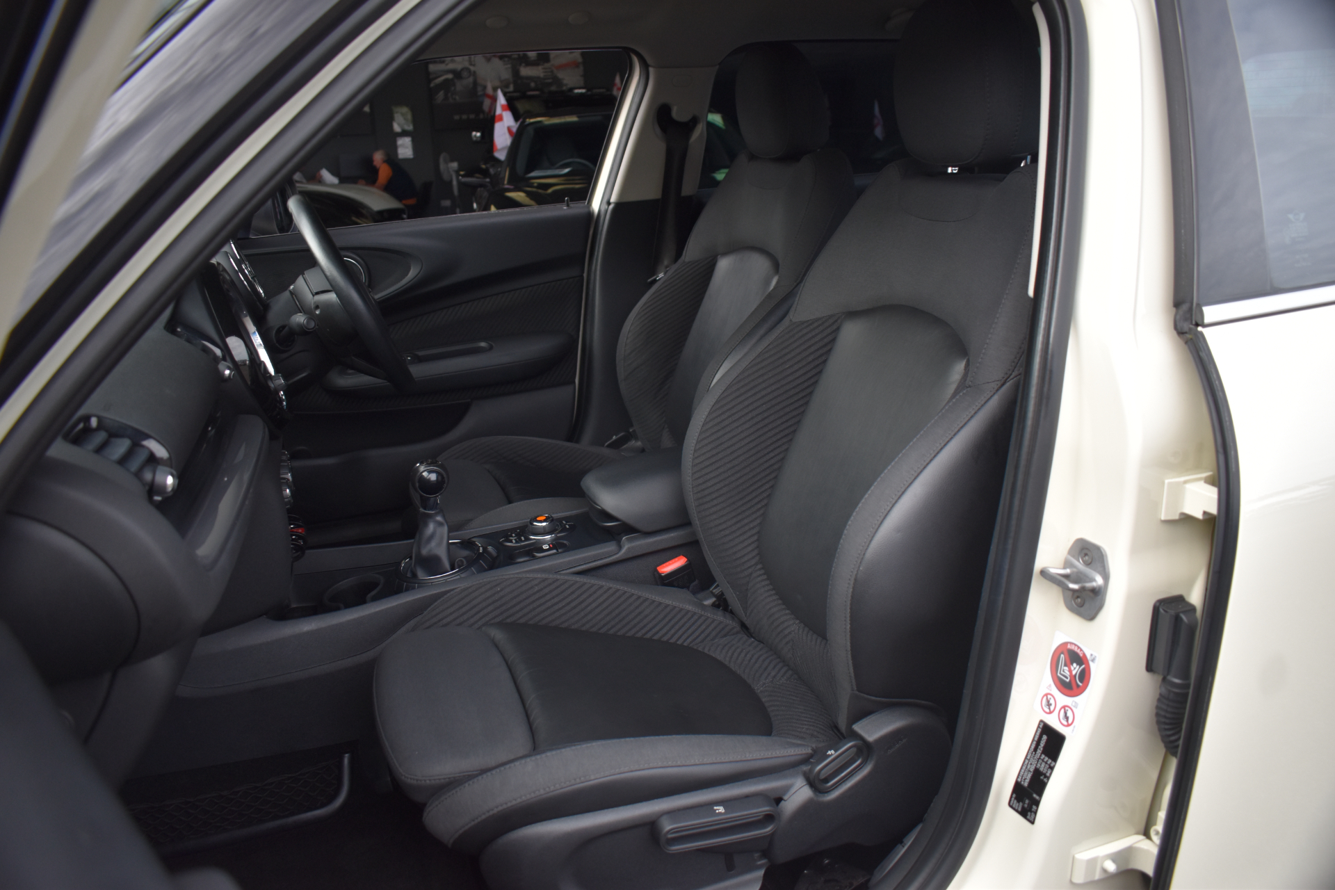2016 Mini Clubman thumbnail 12
