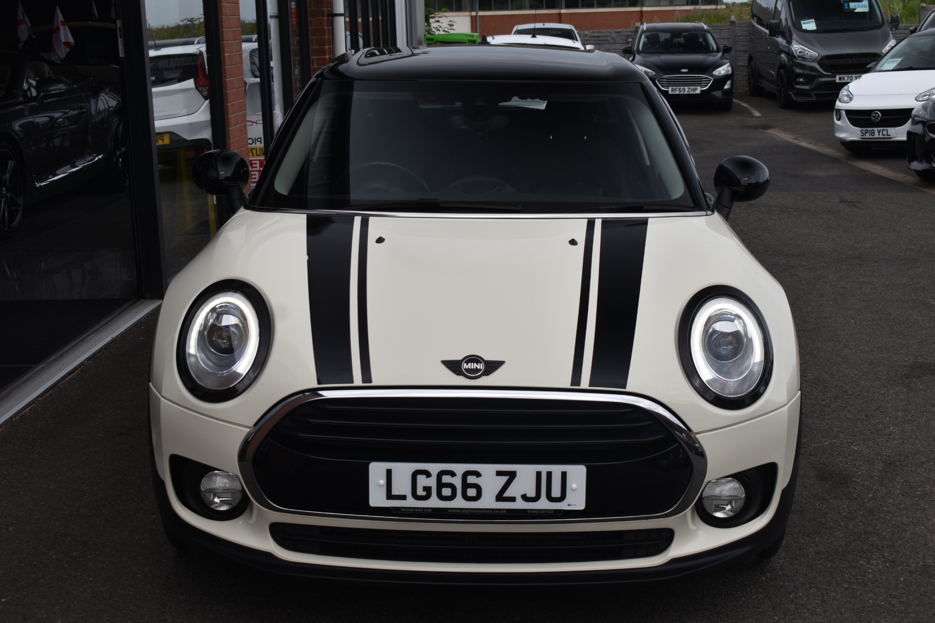 2016 Mini Clubman thumbnail 3
