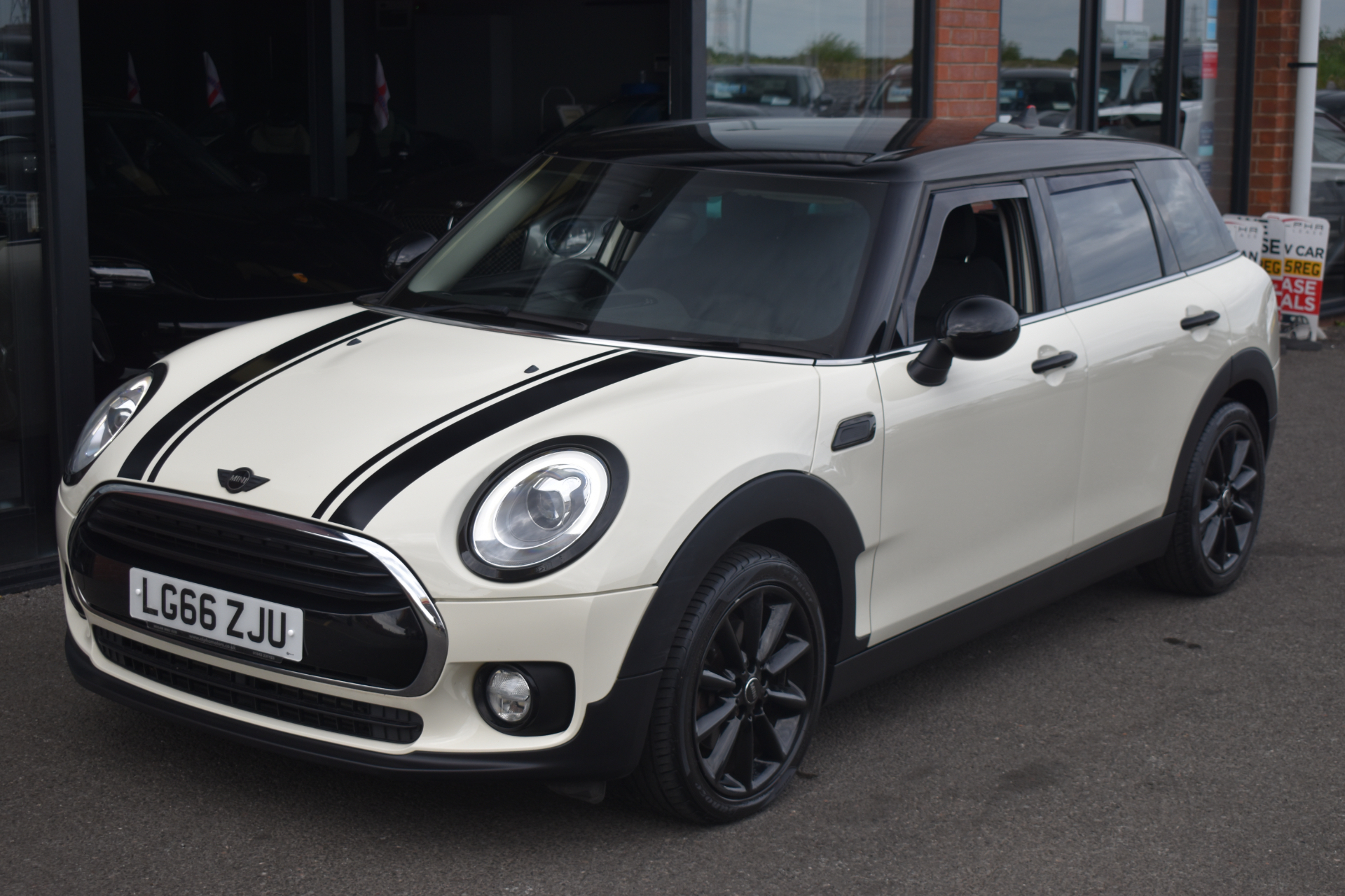 2016 Mini Clubman thumbnail 18