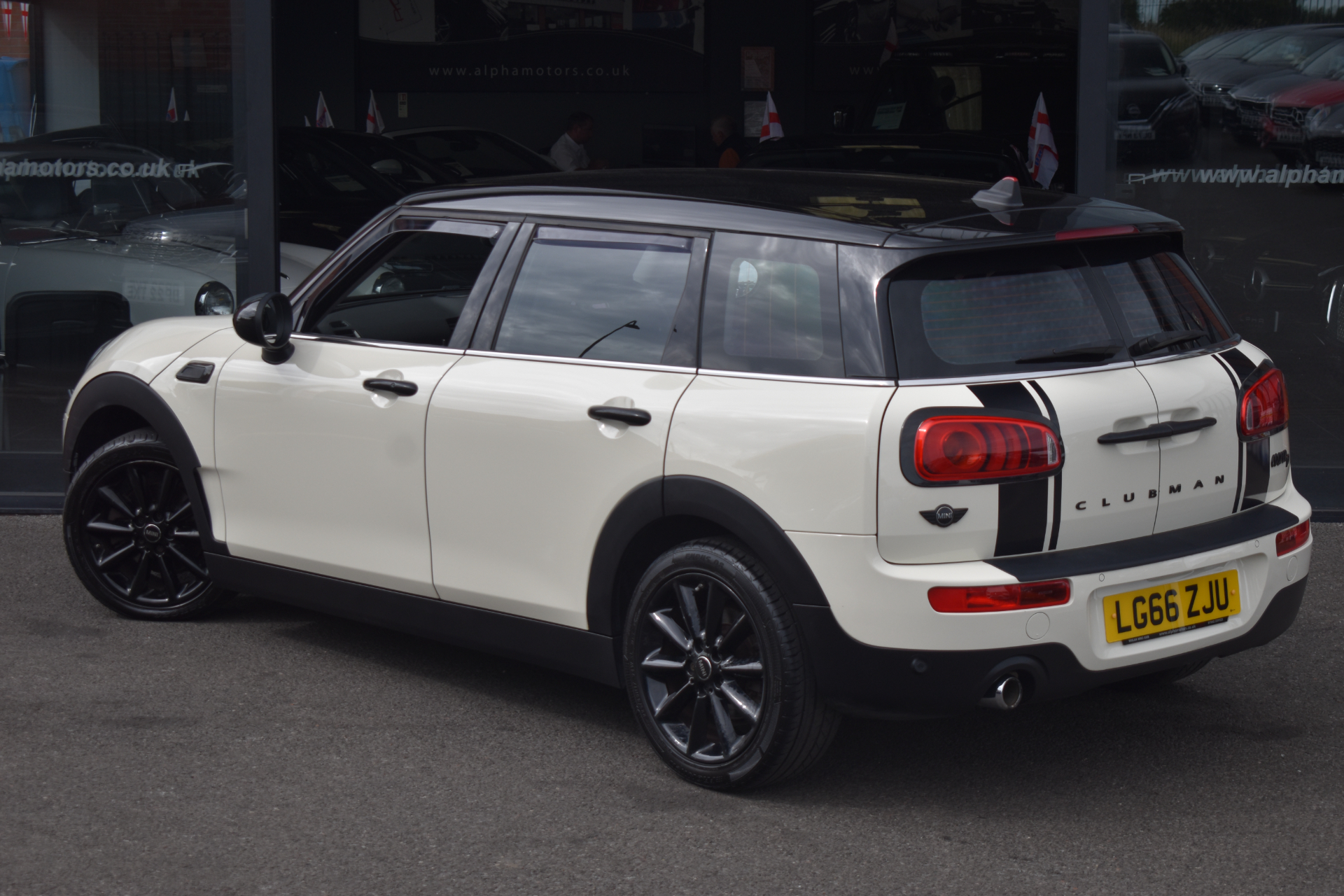 2016 Mini Clubman thumbnail 2