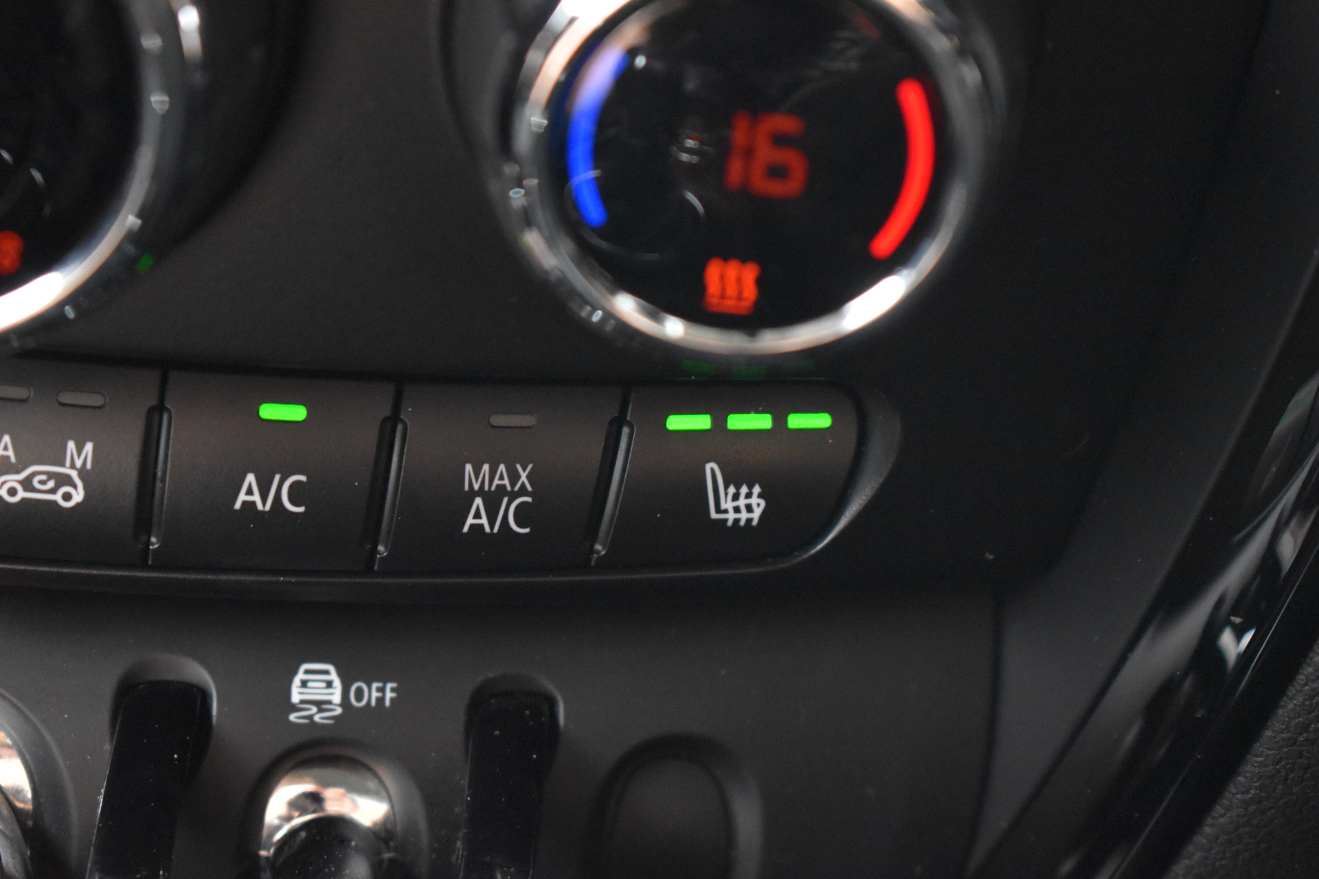 2016 Mini Clubman thumbnail 16