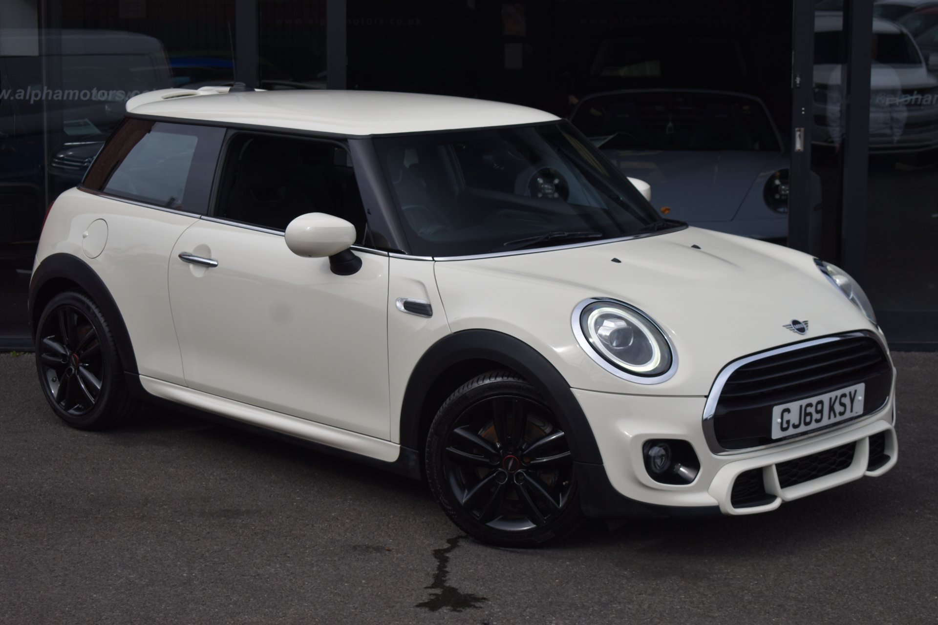 2019 Mini Hatch