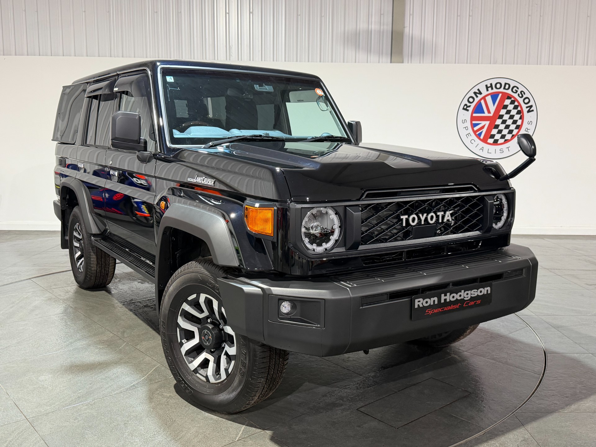 2025 Toyota Land Cruiser 2.8D 76...