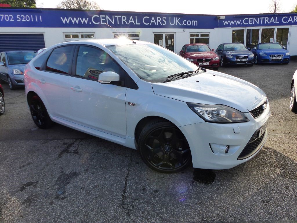 White ford focus st 5 door #5