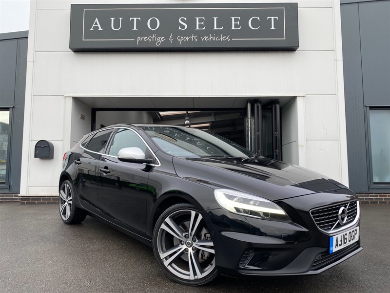used Volvo V40 D4 R-DESIGN PRO �20 TAX!! LOW MILES!! HUGE SPEC!! in chesterfield