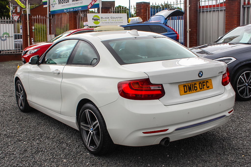 2016 BMW 218i — image 6