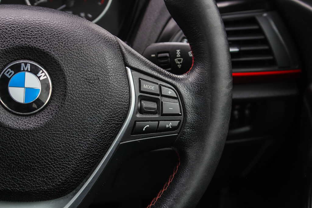 2016 BMW 218i — image 25
