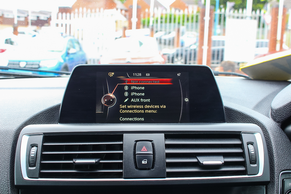 2016 BMW 218i — image 30