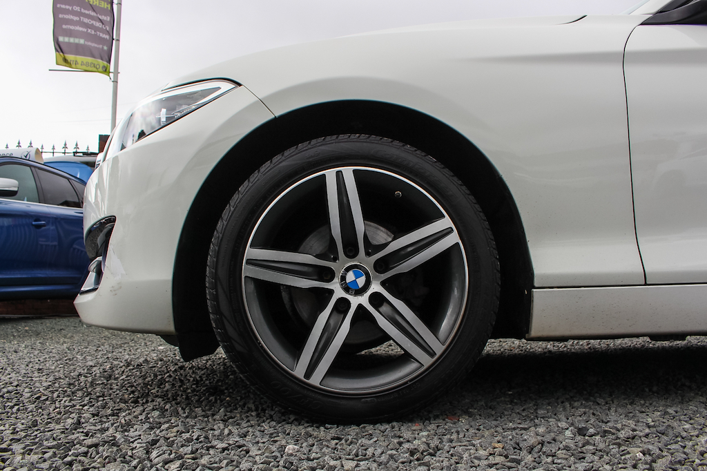 2016 BMW 218i — image 13