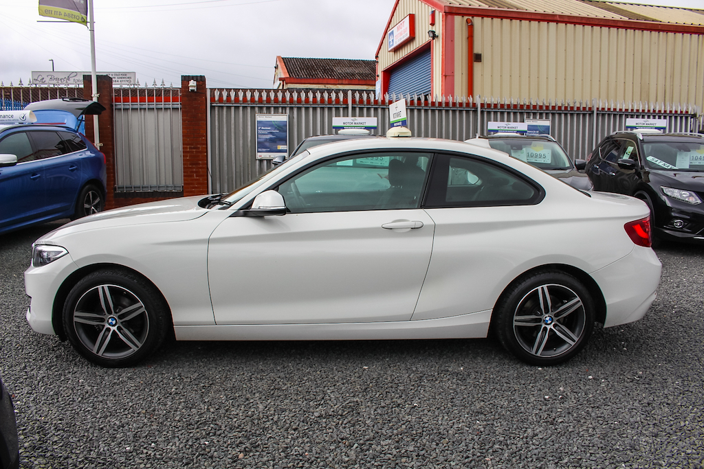 2016 BMW 218i — image 5
