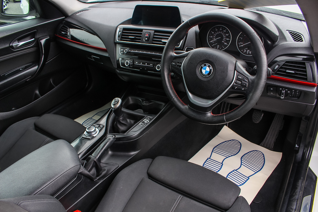 2016 BMW 218i — image 16