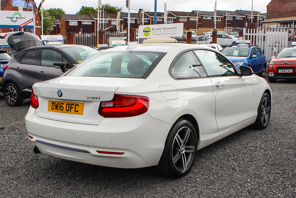 2016 BMW 218i — image 10