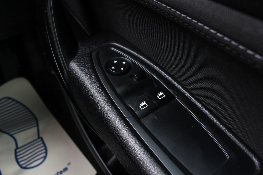 2016 BMW 218i — image 38
