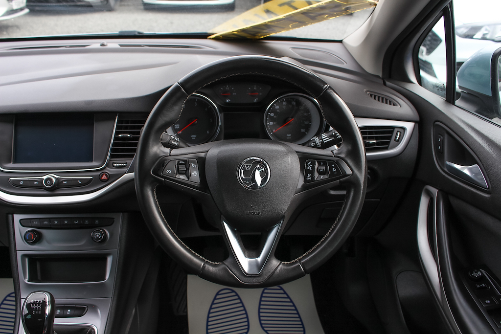2020 Vauxhall Astra — image 21