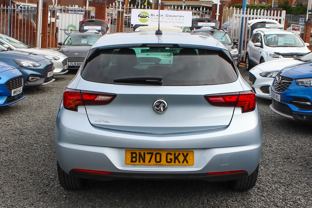 2020 Vauxhall Astra — image 6