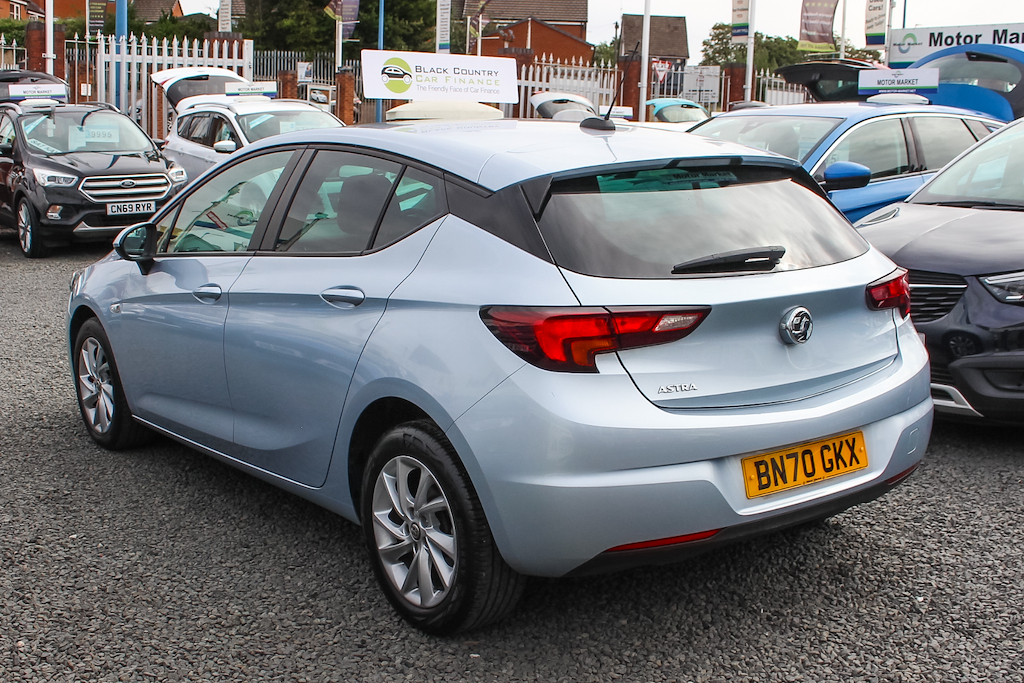 2020 Vauxhall Astra — image 5