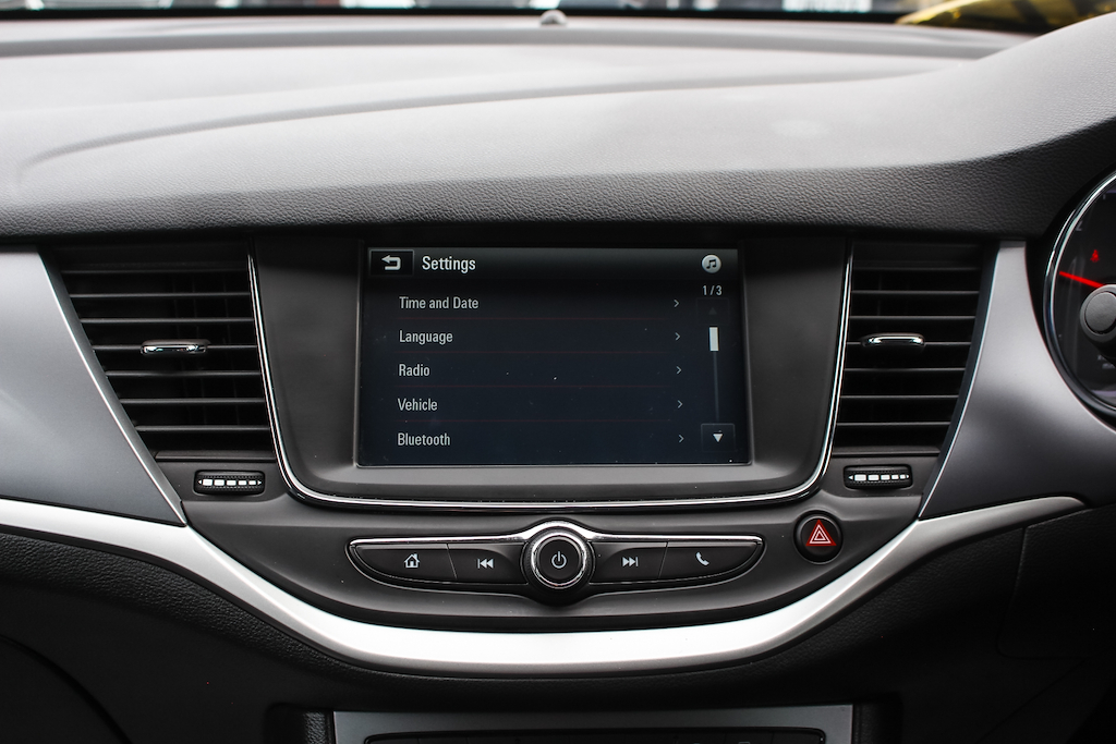 2020 Vauxhall Astra — image 33
