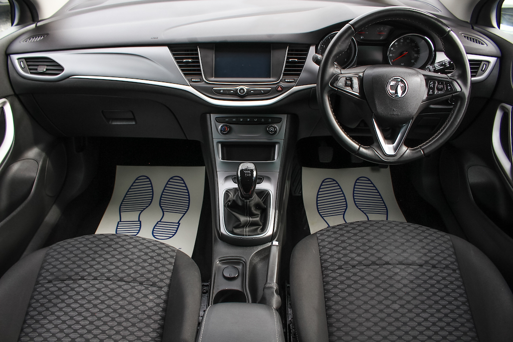 2020 Vauxhall Astra — image 20