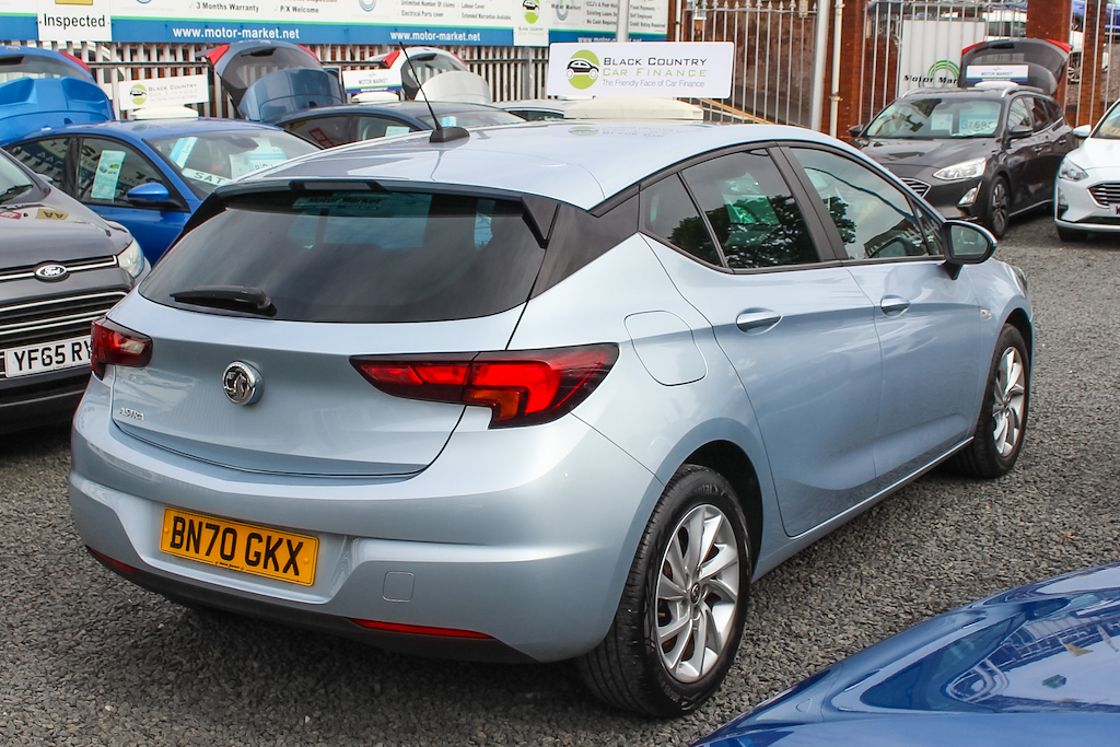 2020 Vauxhall Astra — image 9