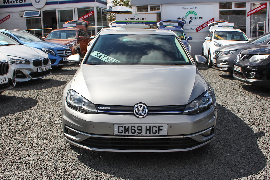 2020 Volkswagen Golf — image 2