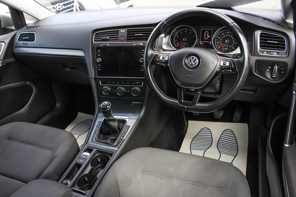 2020 Volkswagen Golf — image 14