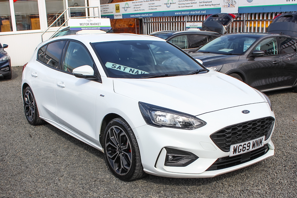 2019 Ford Focus — image 1