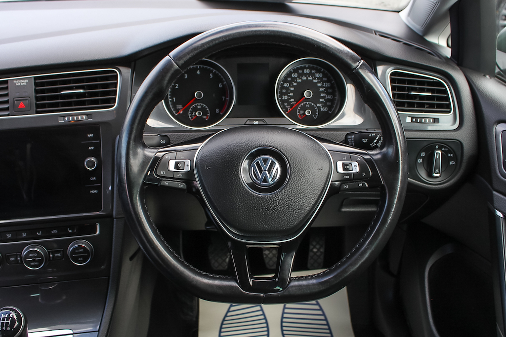2020 Volkswagen Golf — image 21