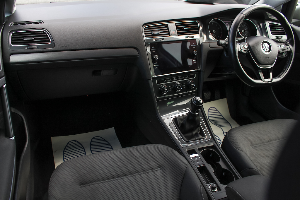 2020 Volkswagen Golf — image 17