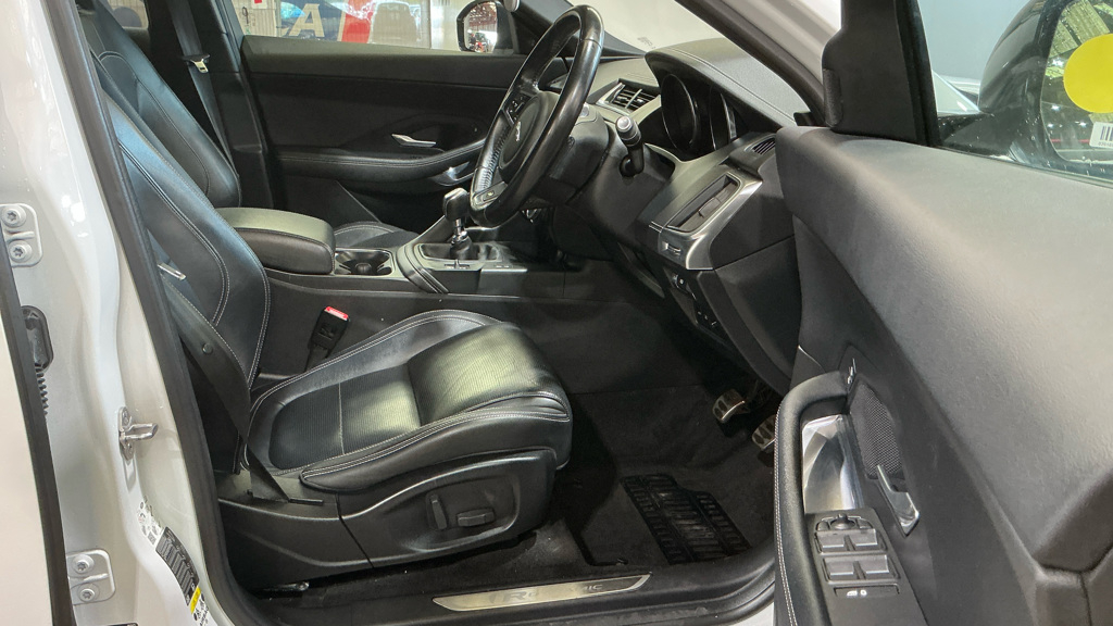 2020 Jaguar E-PACE — image 7
