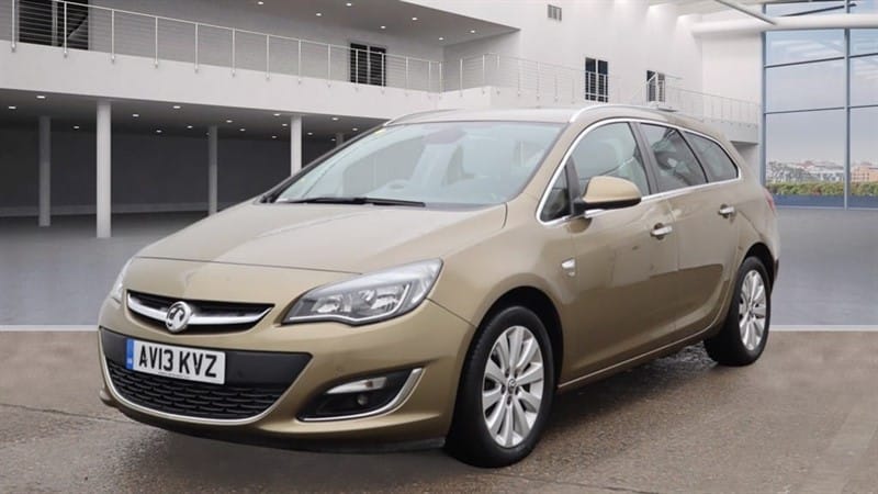 Vauxhall Astra available in Cradley Heath, West Midlands Used Vauxhall Astra from Click & Collect Cars