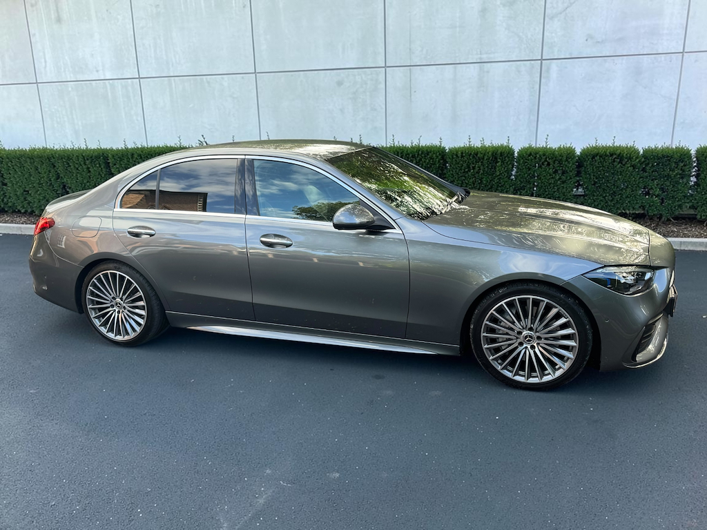2022 Mercedes-Benz 220