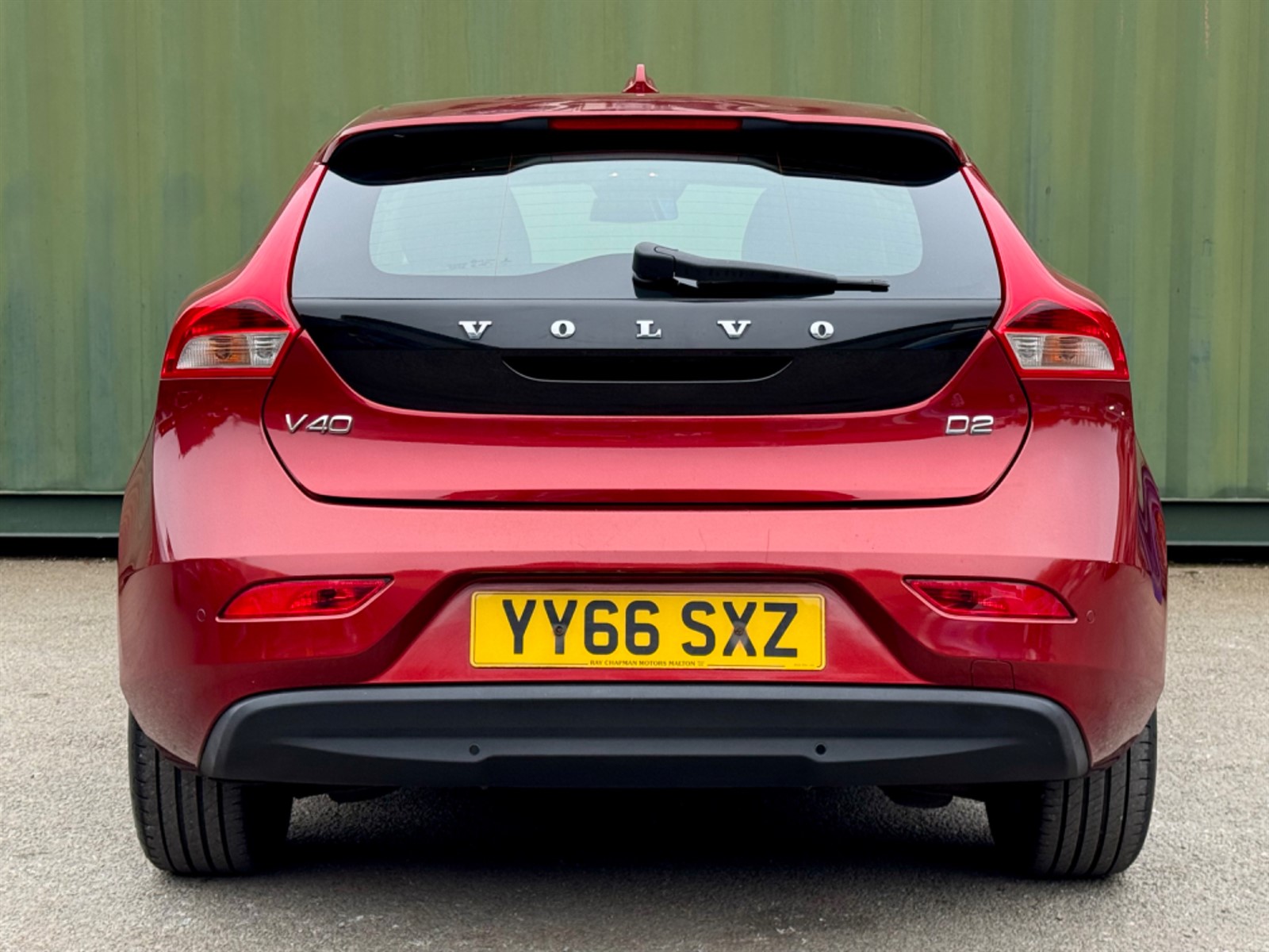 Used Volvo V40 2.0 D2 Momentum Nav Plus Hatchback 5dr Diesel Manual ...
