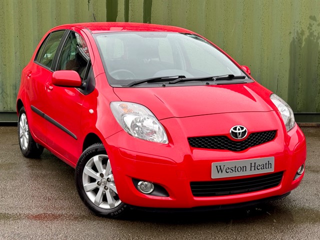 2011 YARIS 1.33 DUAL VVT I T SPIRIT HATCHBACK 5DR PETROL MANUAL EURO 5... photo