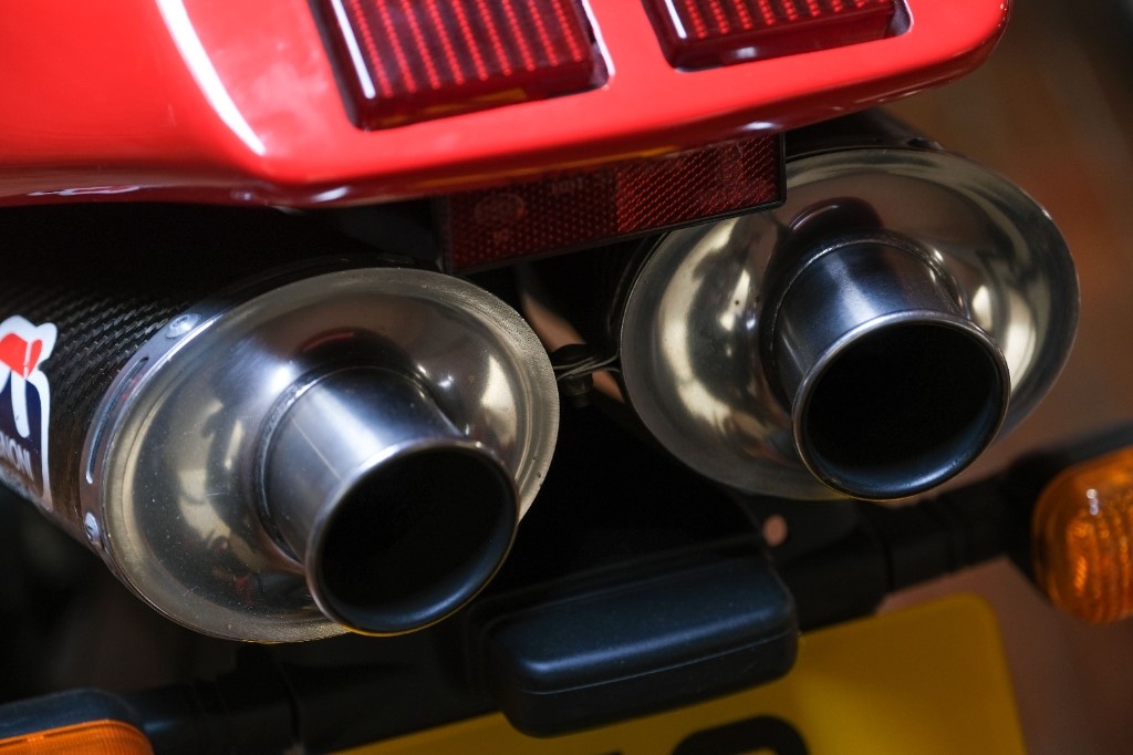 ドゥカティ 916　STRADA　キャブレター　インジェクター　 空冷エンジン搭載の916。916空冷キャブ＆916DSie トピックス