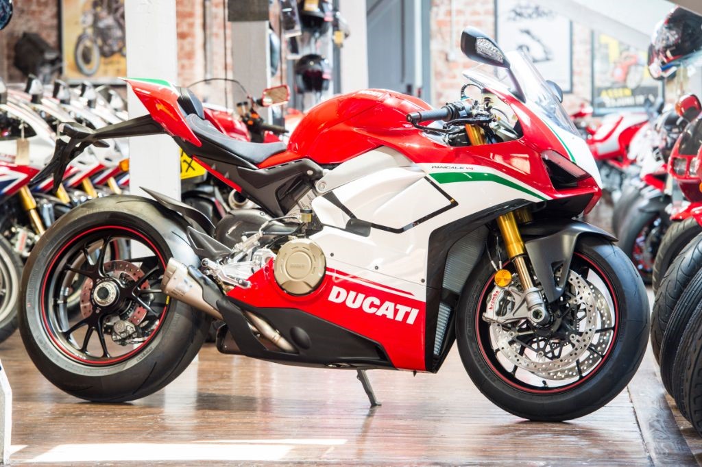 РњРѕС‚РѕС†РёРєР» Ducati Ferrari