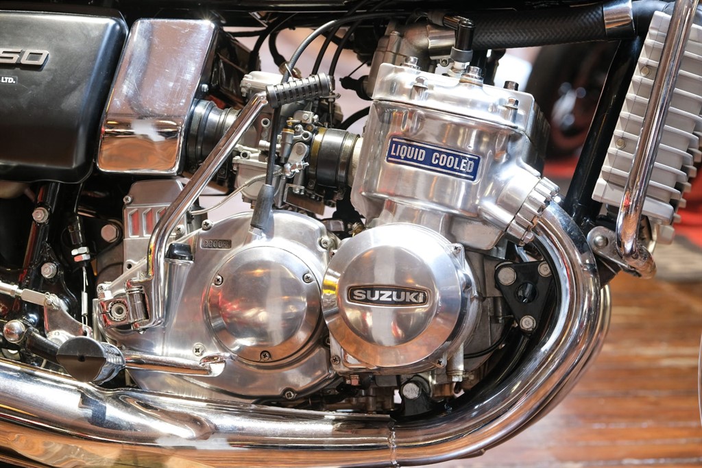 motor suzuki gt 750