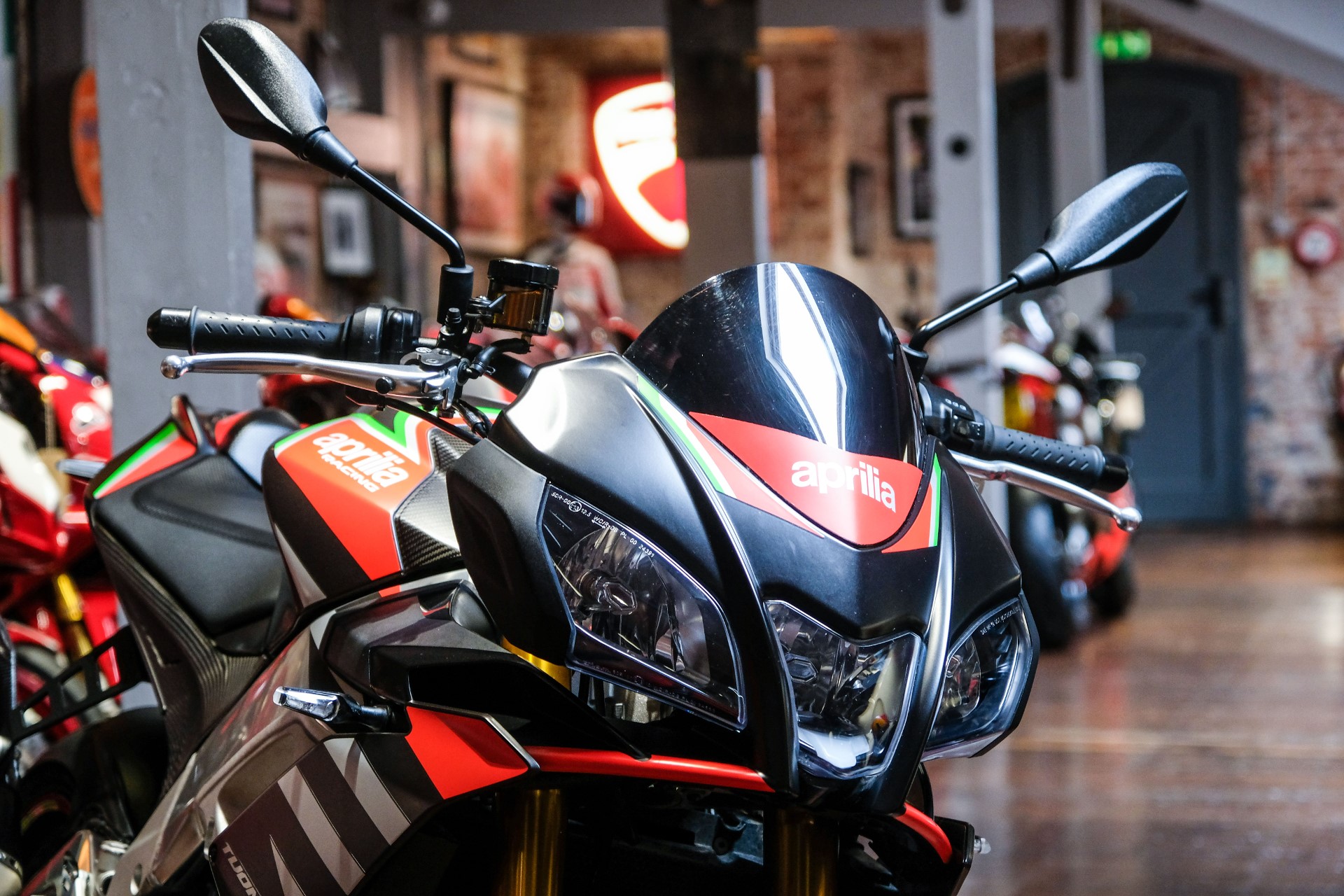 【国内正規品】 バイク LED テールライト APRILIA Tuono 1100 2011-2020 小物