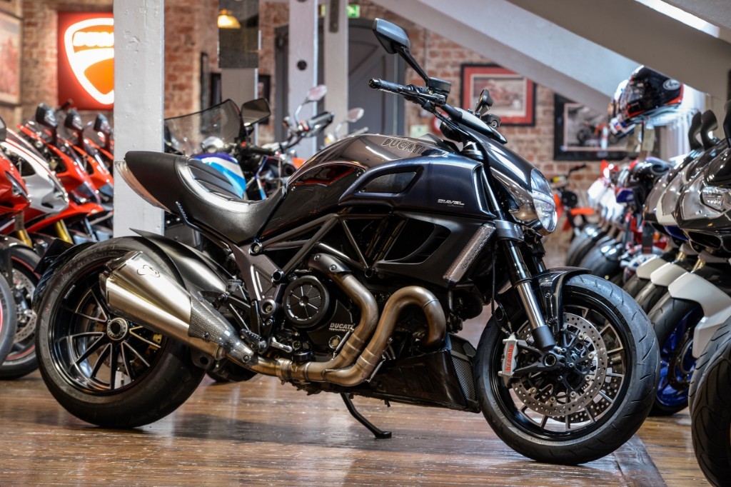 Ducati diavel deals cromo for sale