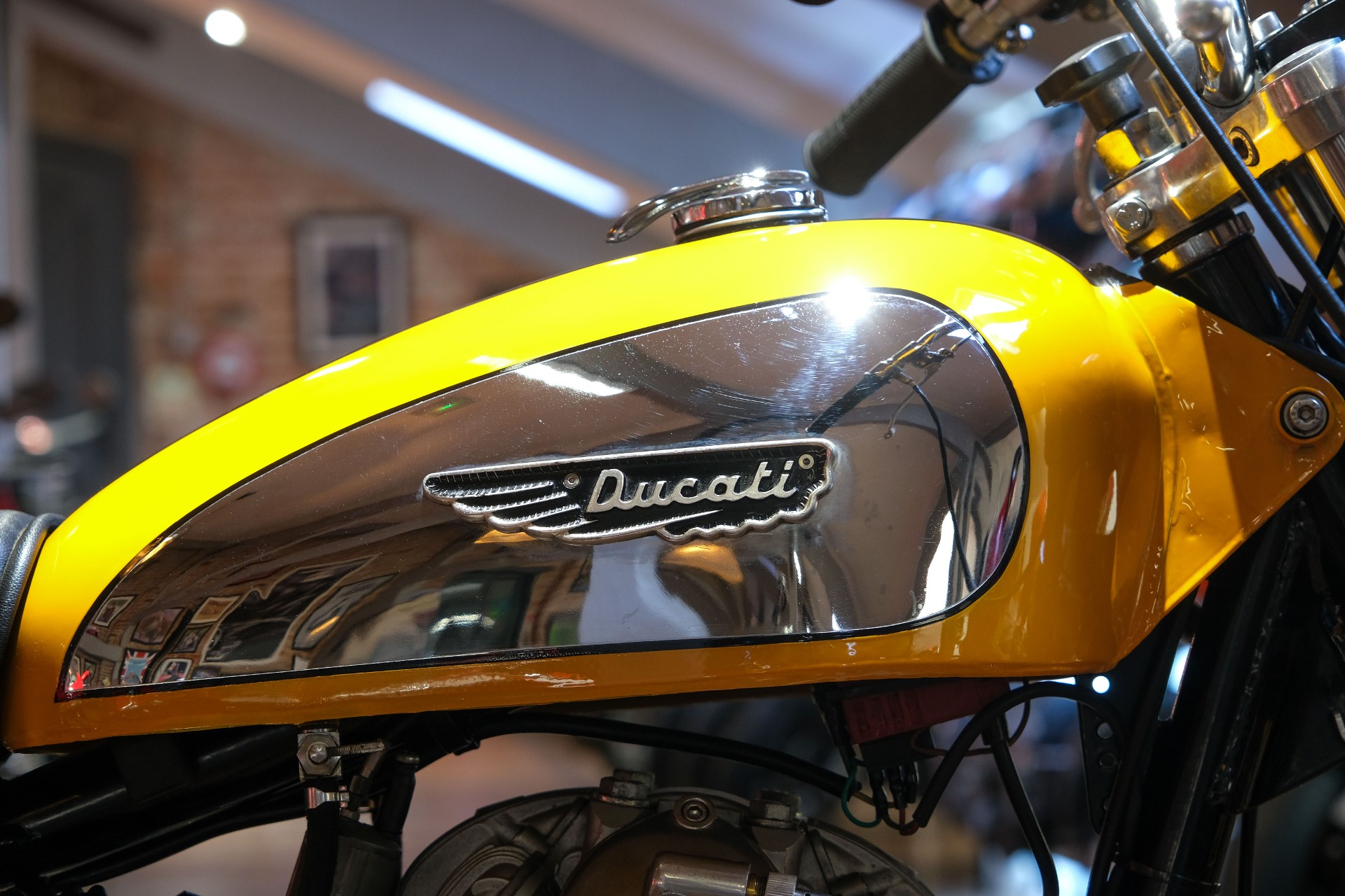 Ducati scrambler hot sale fuel range