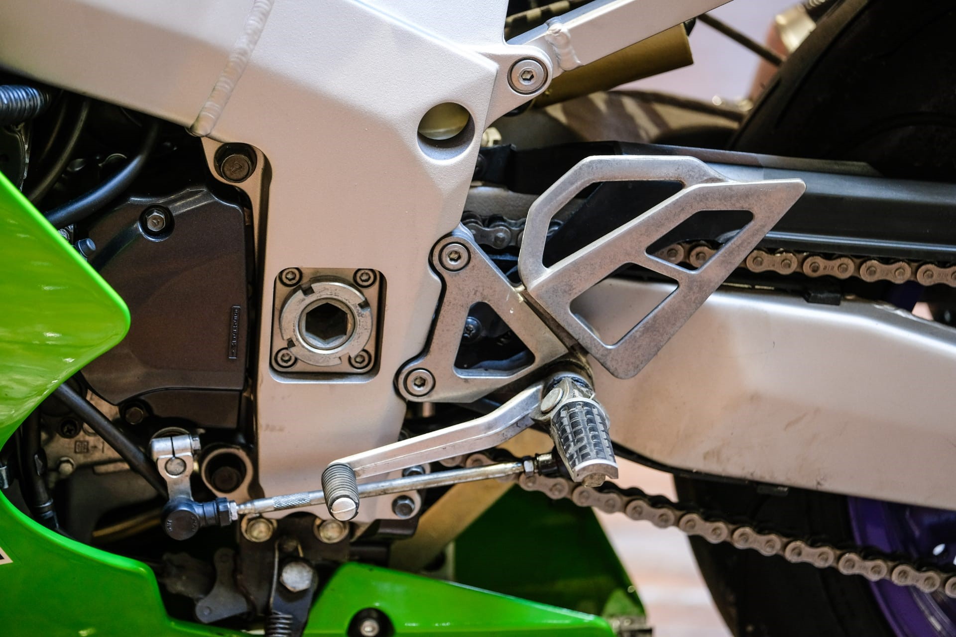 Kawasaki ZX-7R | The Bike Specialists | South Yorkshire
