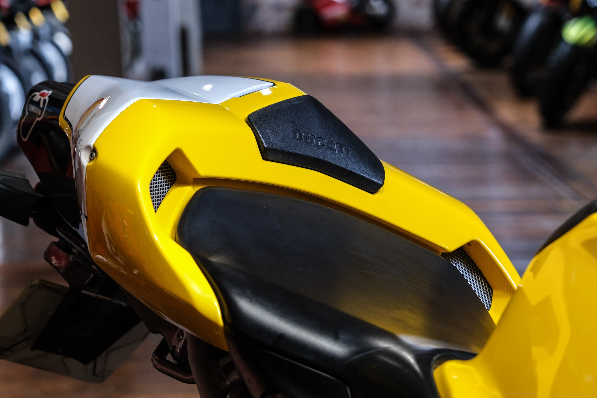 プロフ必読！！！Yellow 　SUPER CAT VK-2100 Koni Struts | Koni Yellow Shocks | 2008 WRX Struts - FastWRX.com