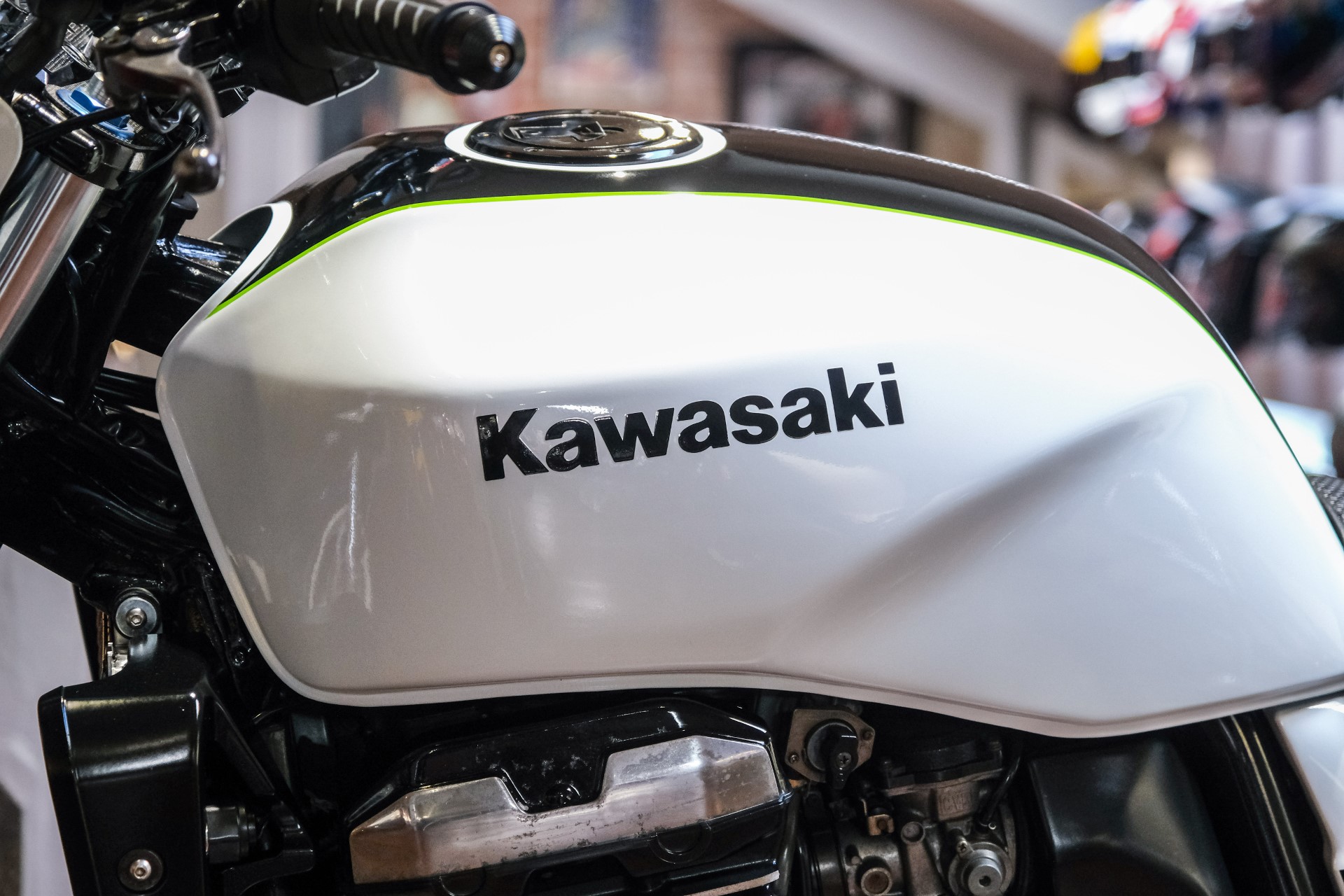 2025年最新】Yahoo!オークション -zrx1200r タンク(タンク)の