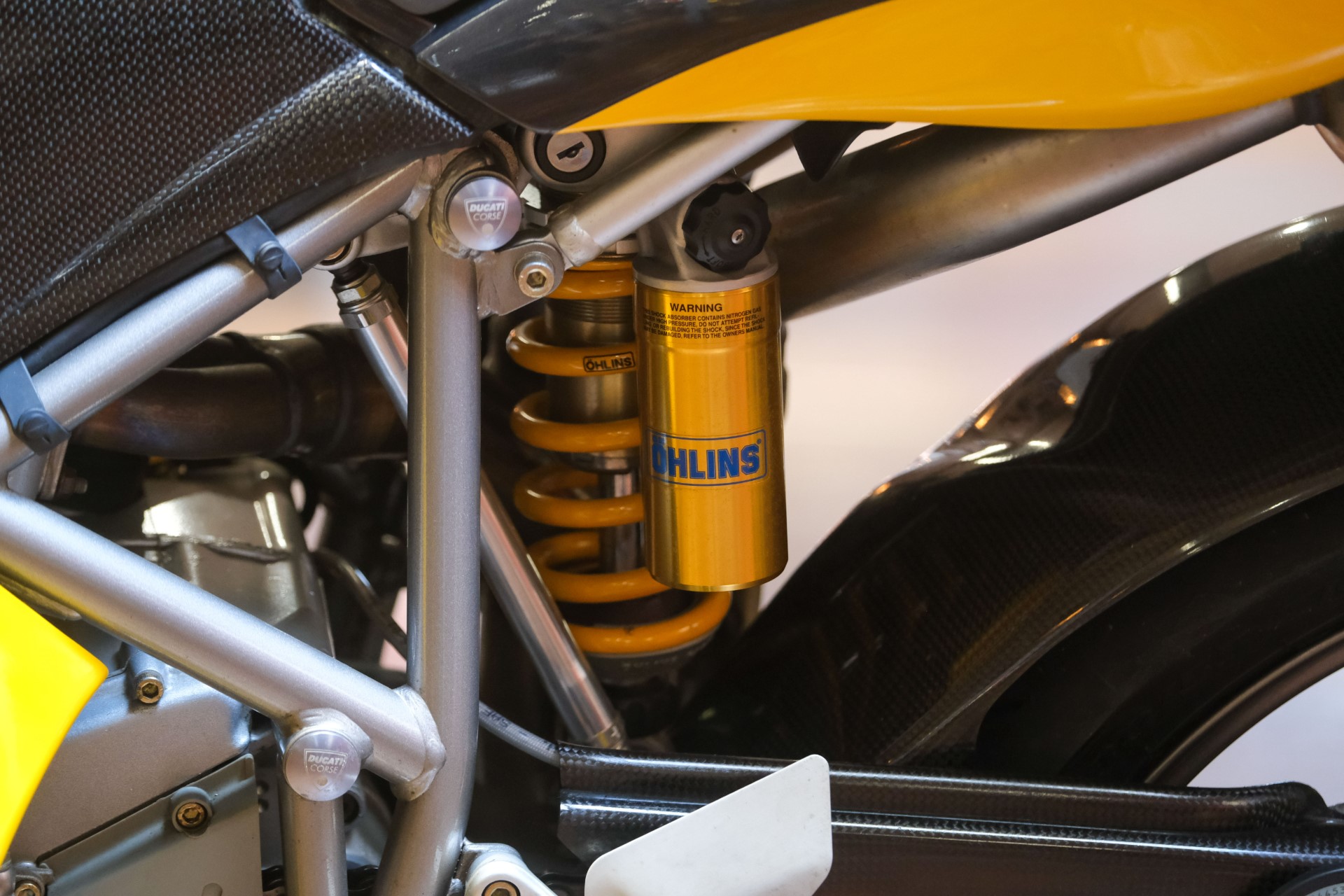 ドゥカティ748モノポスト[22CDIイグナイター]検DUCATI｝A Ducati 748