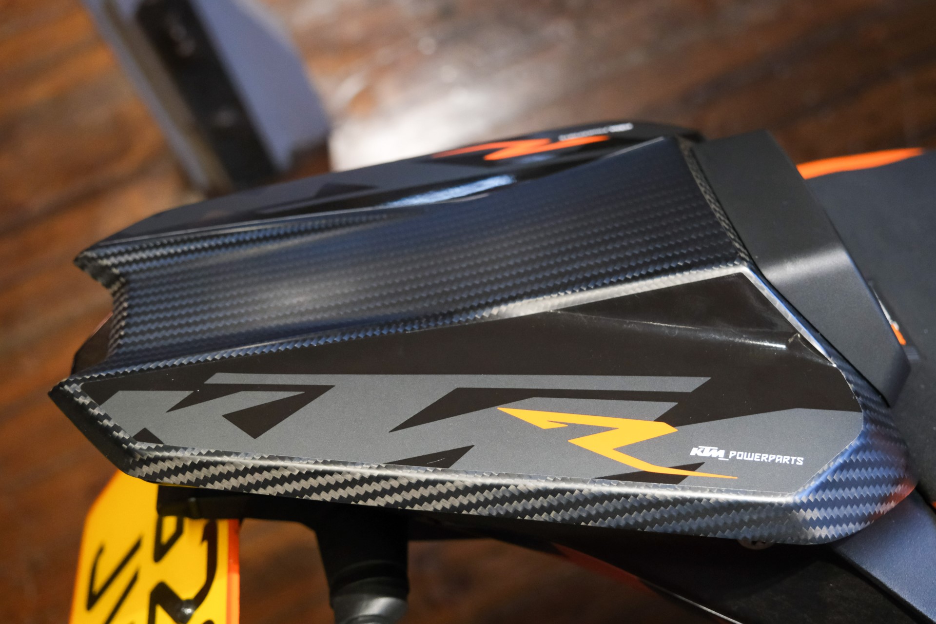 KTM POWER PARTS / 1290 SUPER DUKE R 2020- / カーボンエンジンケース