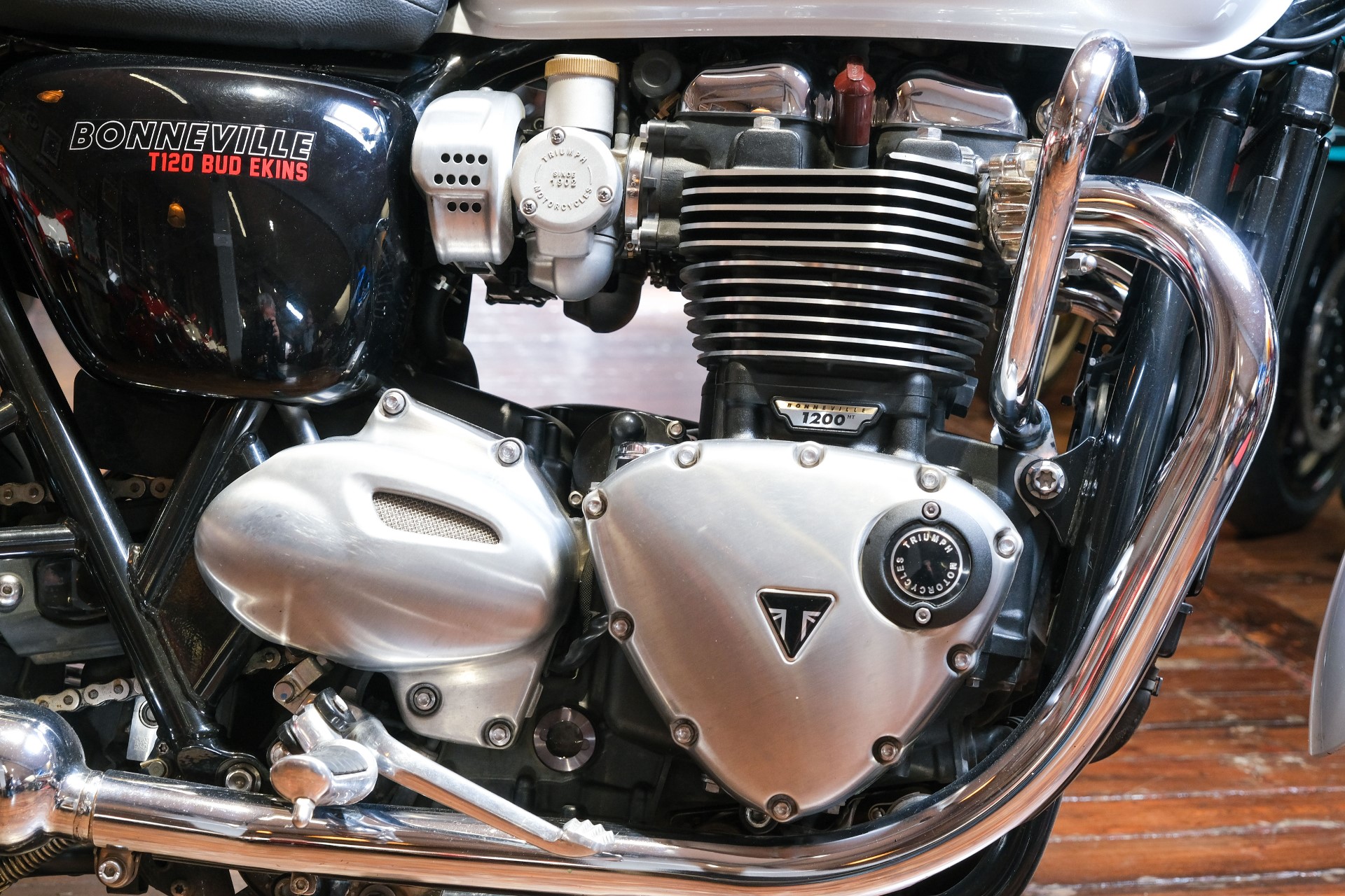 Bonneville t120 deals bud ekins